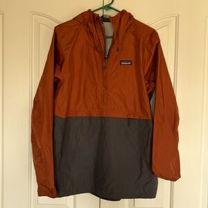 Patagonia men’s pullover size medium